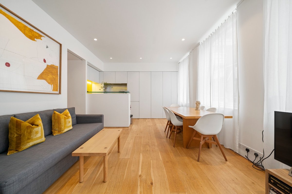 Heart of London | Oxford Circus | 2Bed2Bath | Lift gallery image 2