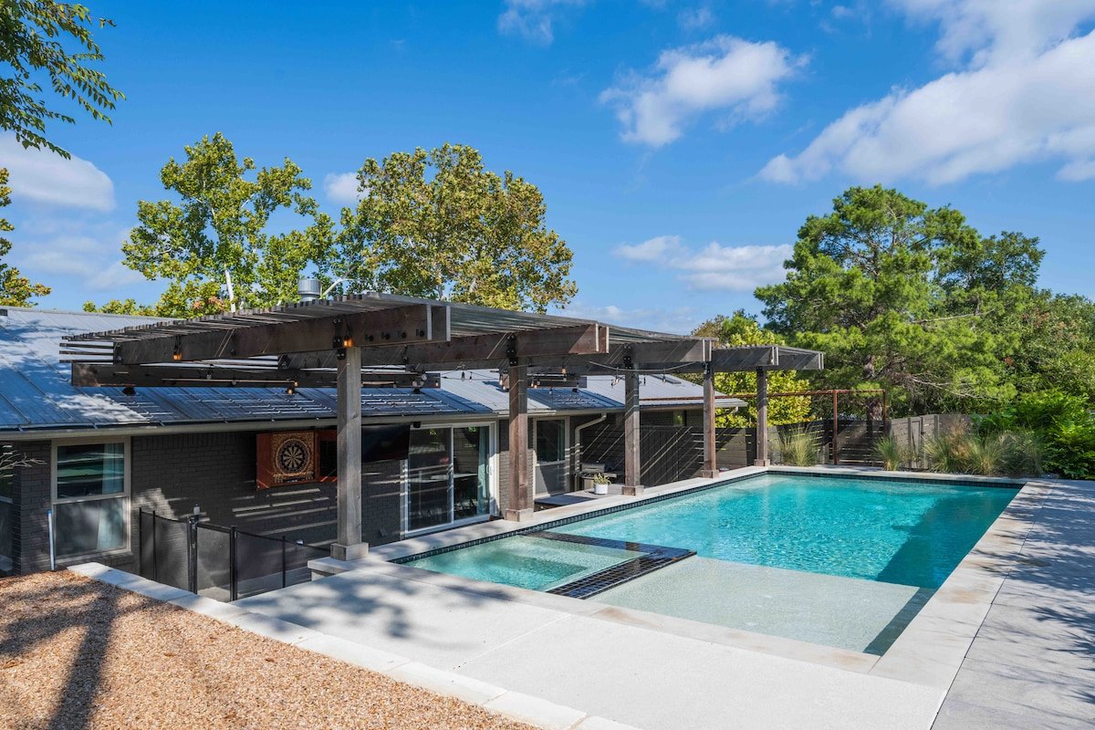SoCo Oasis | Pool + Hot Tub | Heart of ATX gallery image 5