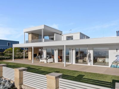 Yoondoordo Luxury Beach House