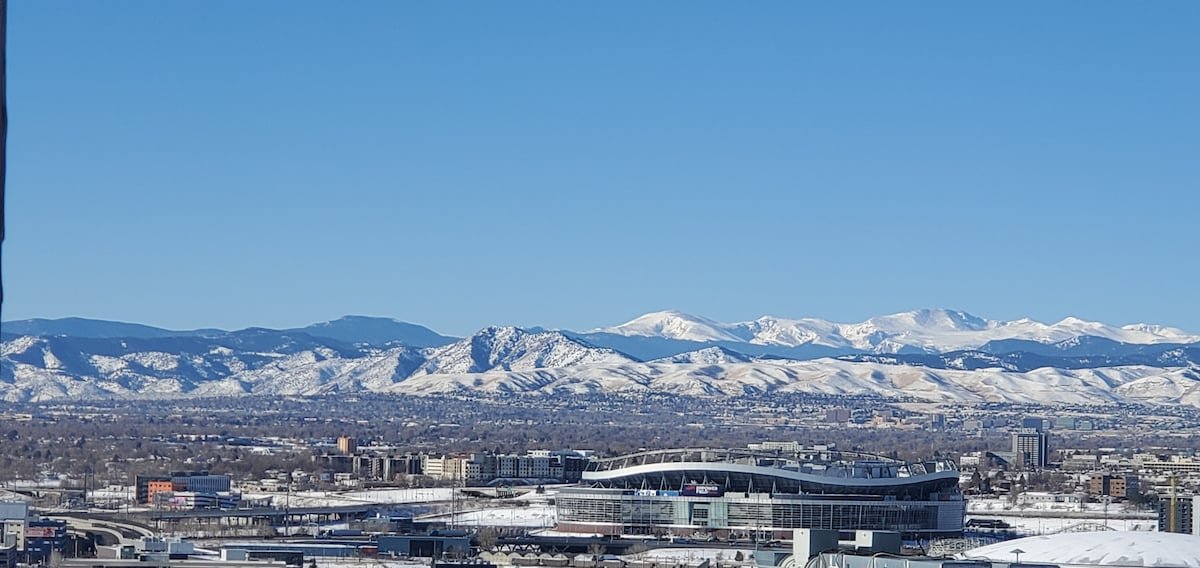*16 Shower Head Steam shower! Insane mtn. views! gallery image 3