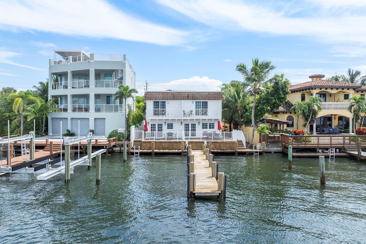 Waterfront 4BR Luxury Hollywood Beach Home & Views