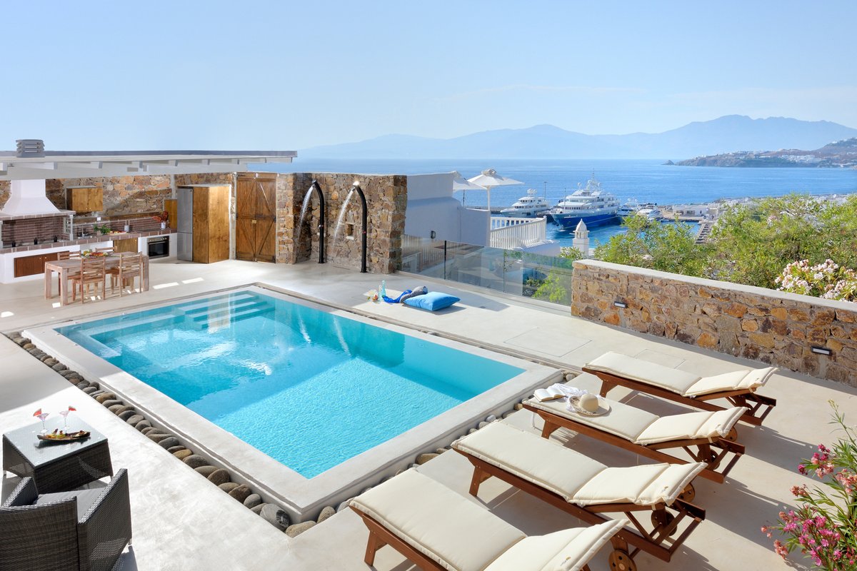 ELEGANT VILLA at the CENTER of MYKONOS TOWN