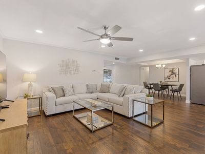 TCH – Spacious 5bd/2ba home in Dallas with Office