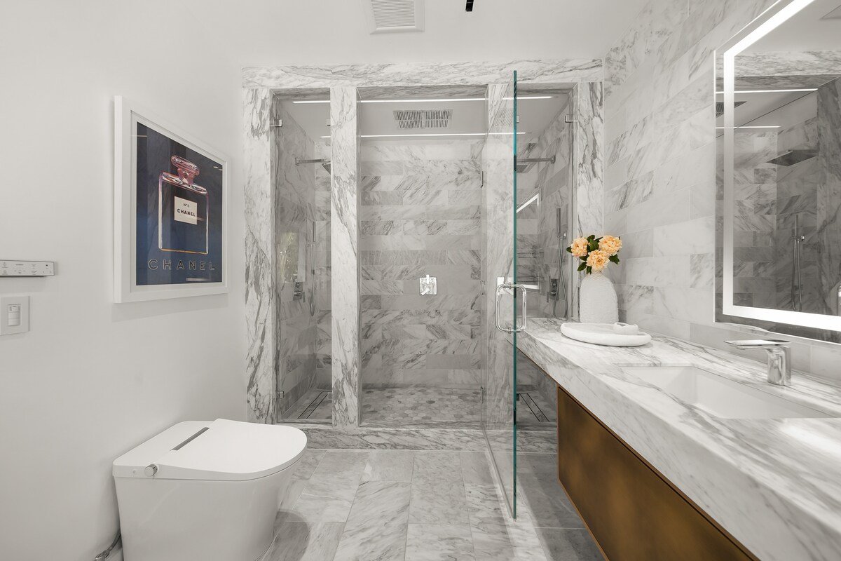 Stylish Retreat Near Iconic Sunset Blvd gallery image 3