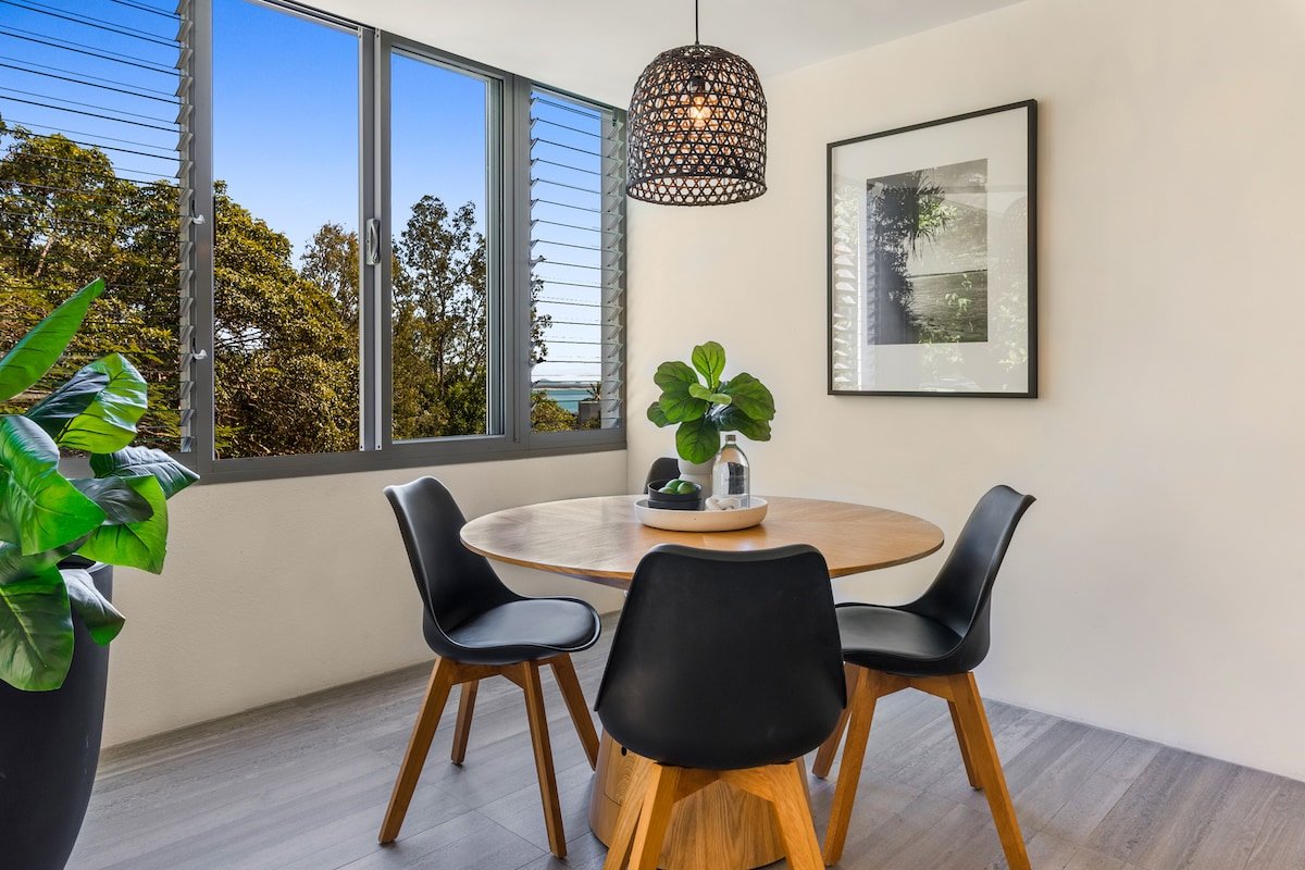 Number Five gallery image 4