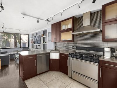 Stunning Huge Place in East Soho