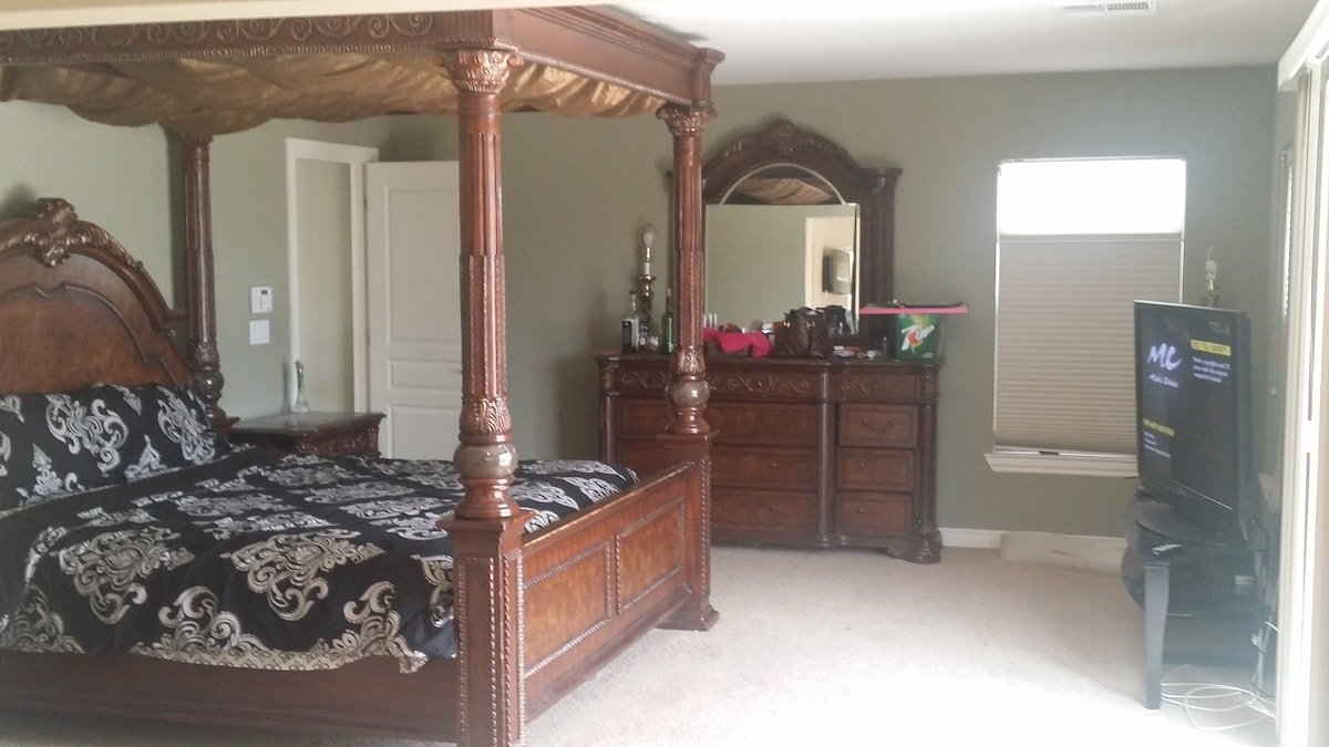 EDC Mini Castle 2 – Private Pool & Gazebo gallery image 4