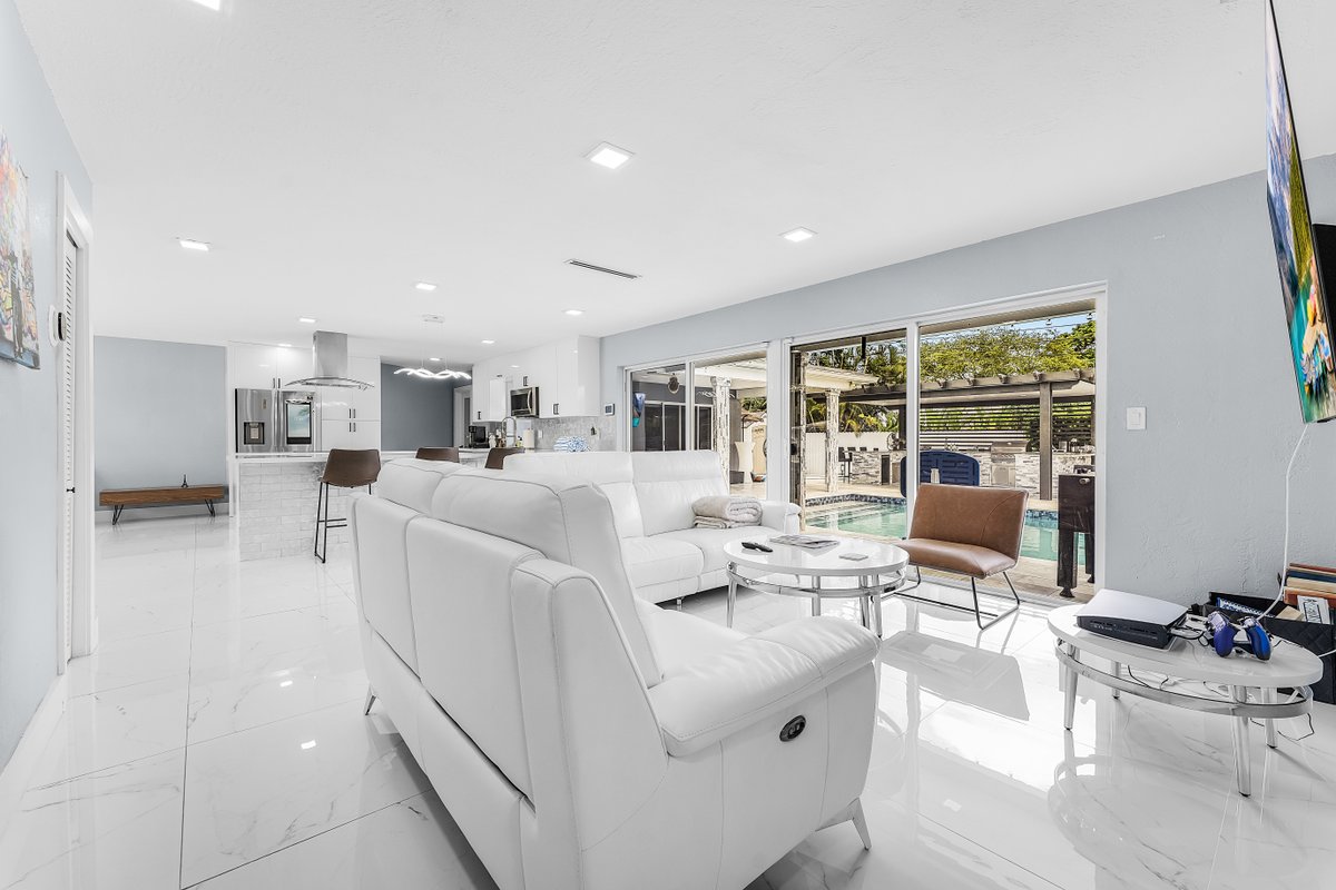 Lux Pool Retreat|Grill| By Hard Rock & Beach