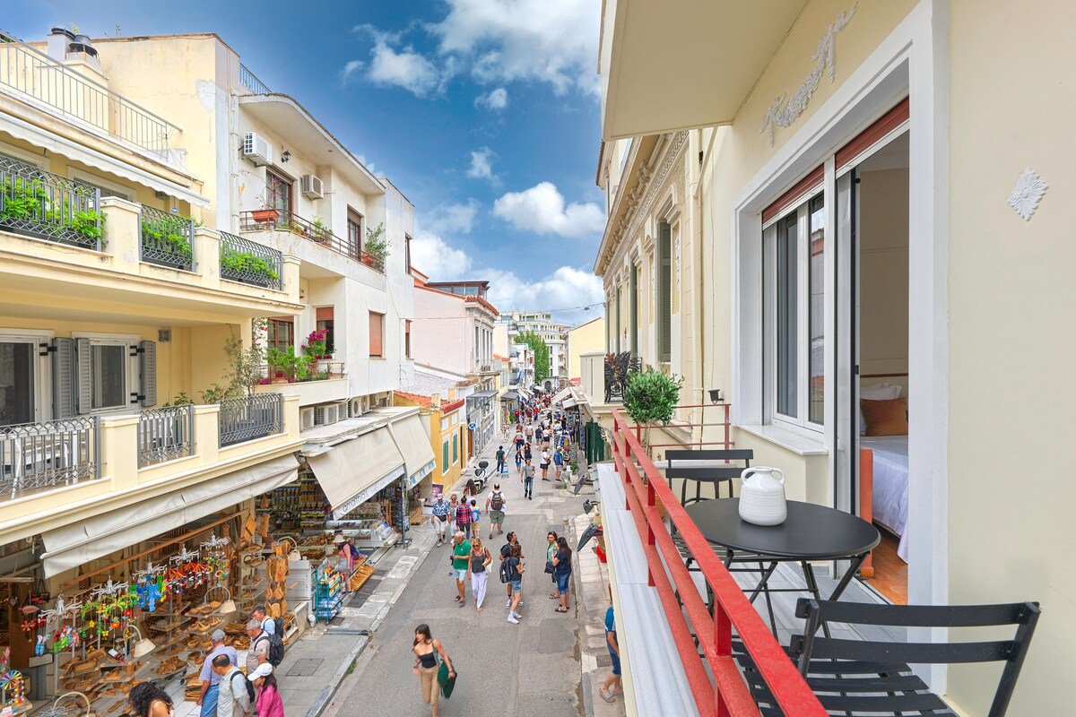 The Acropolis Window in Plaka-Deluxe Apartment gallery image 3