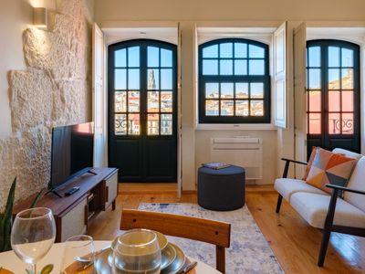 Cathedral Balcony – 2BR Historic Center Apt W/AC