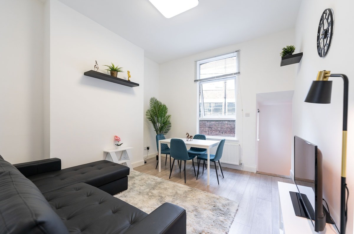 Farringdon 2 Bed Retreat gallery image 3