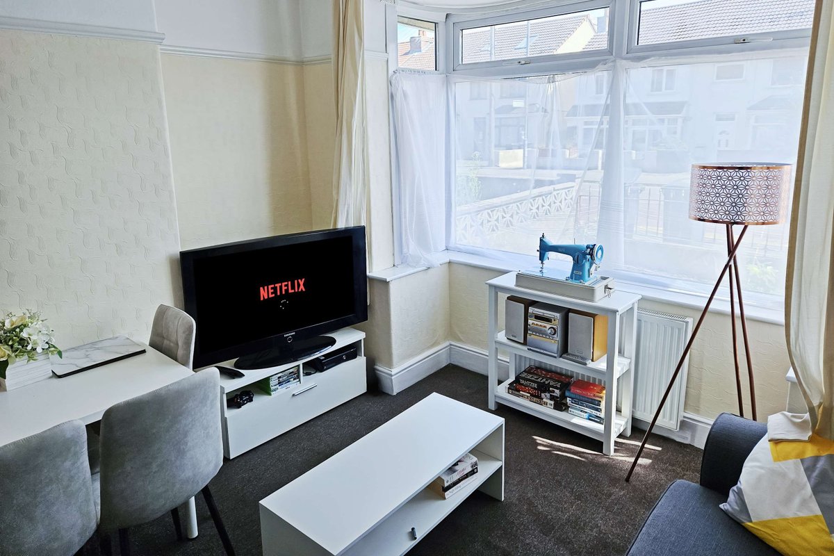 4-Bed Fast WiFi, Self Check-In, Parking nr UWE