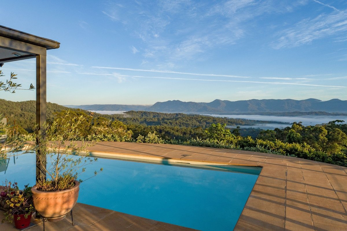 Luxury Hilltop Sanctuary-Bellingen’s best views! gallery image 4