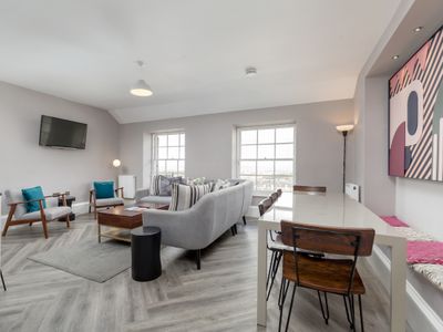 York Place City Centre 5 bedroom deluxe Apartment