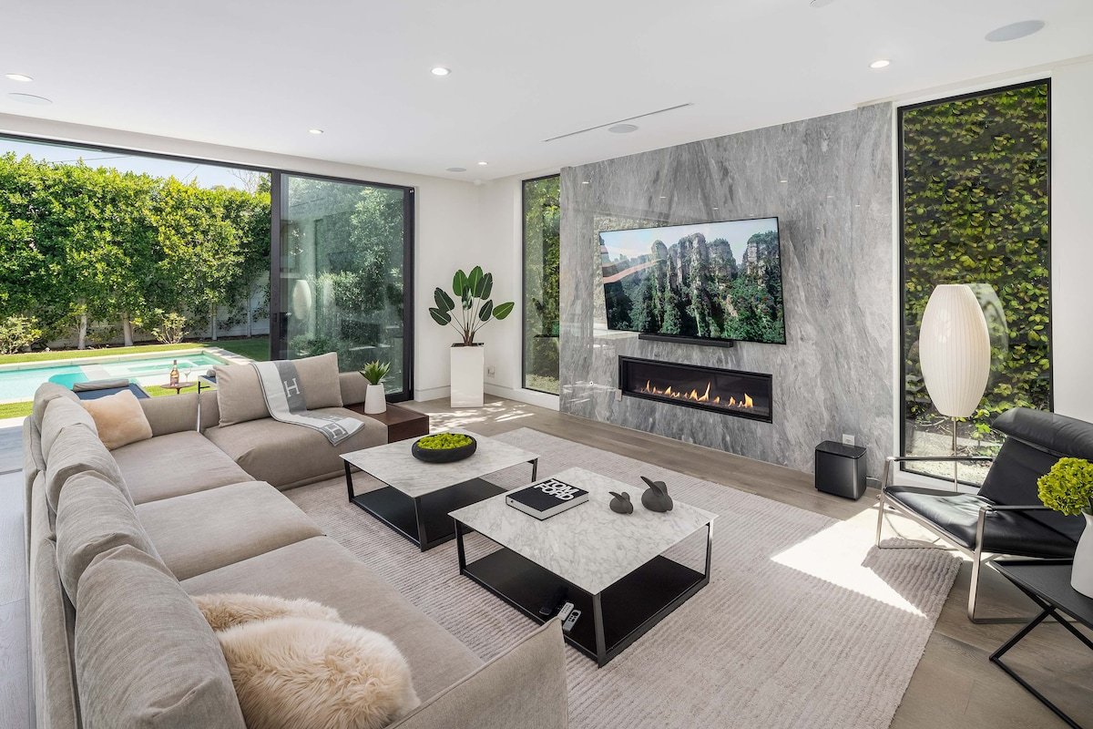 Villa Bond by LuxJB | Design Award-Winner Estate gallery image 3