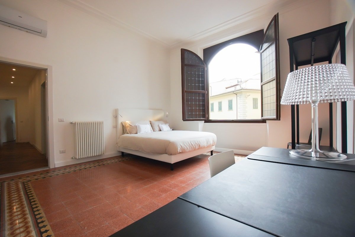 4 Bedrooms +4 Bathrooms+ LIFT | Novella Boutique gallery image 3