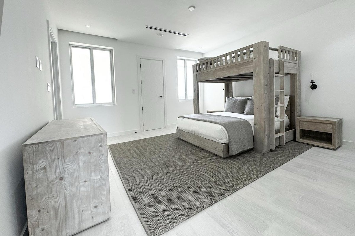 Buddy’s Bungalow gallery image 3