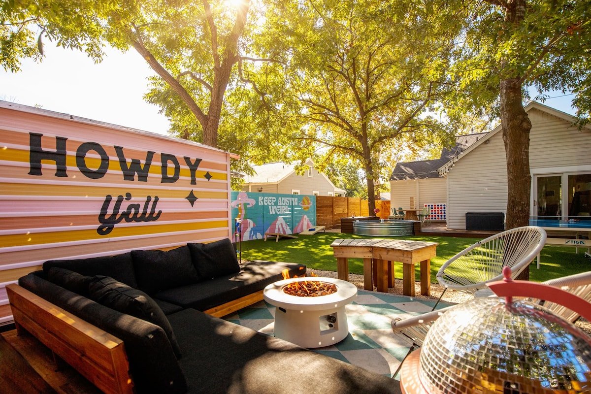 Heated Pool,Sleeps 14, 2 miles DT, Rainey,Domain gallery image 4