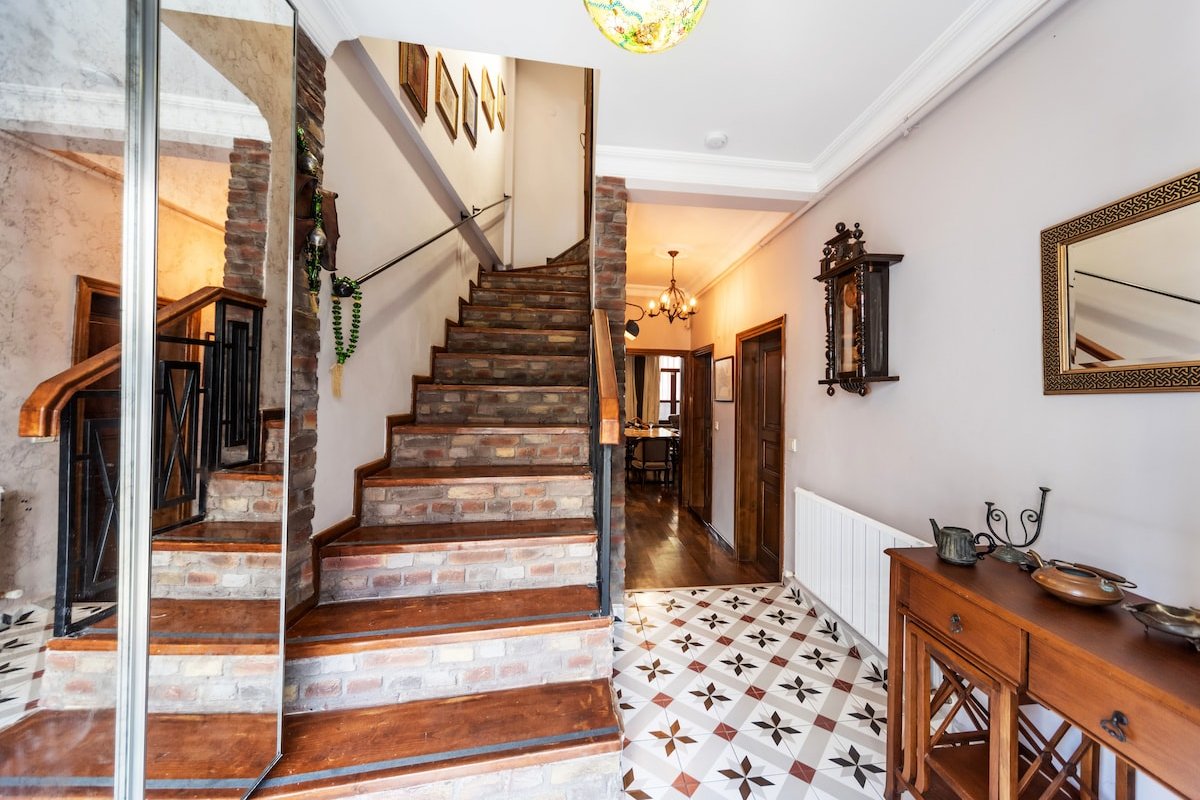 3BR/2 Bath Ottoman House w free Airport transfer** gallery image 3