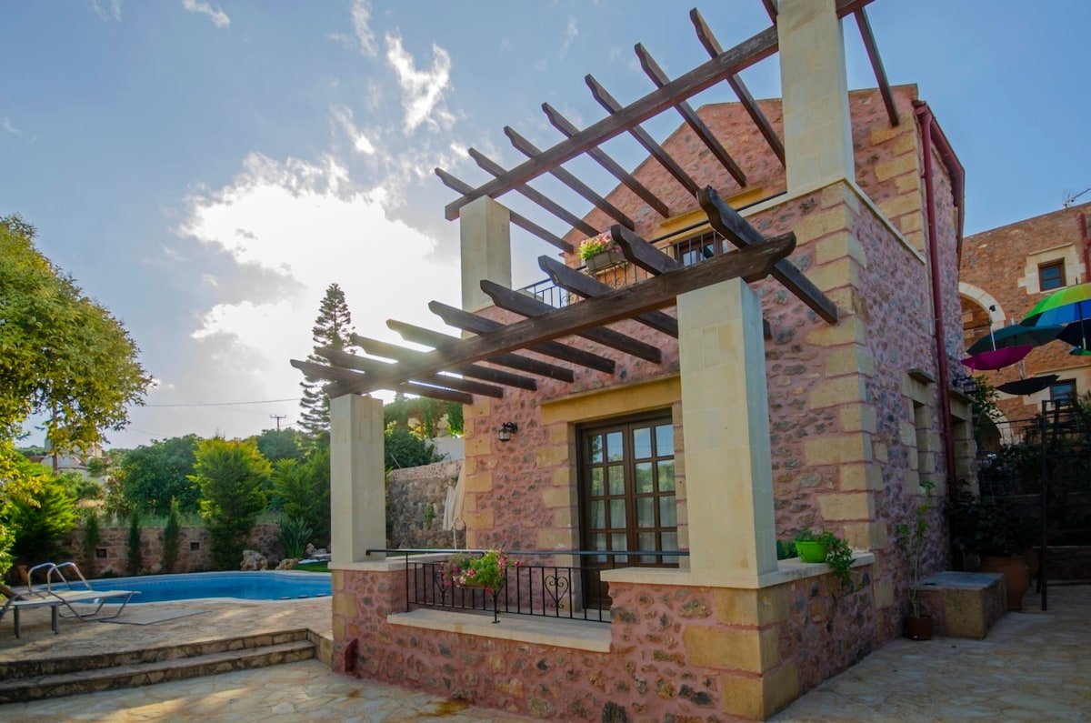 Big villas complex 20 sleeps * 3 Private pools gallery image 4