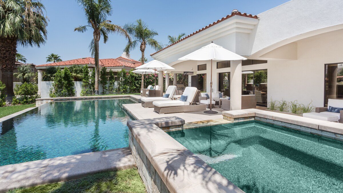 Villa Lago #065943 4BR gallery image 2