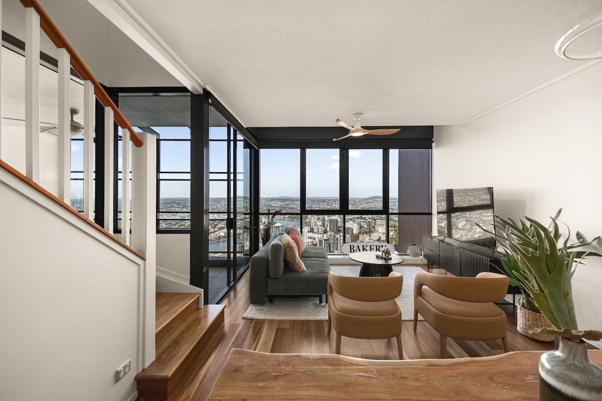 2 level Sky Home in the clouds with car park gallery image 4