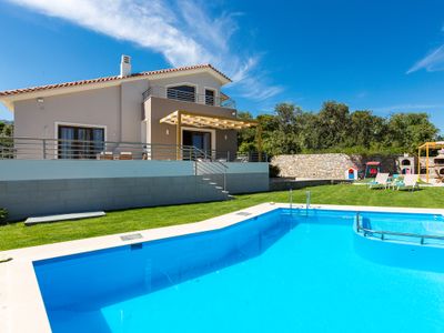 Anatoli Villa, a Retreat with Private Pool & BBQ
