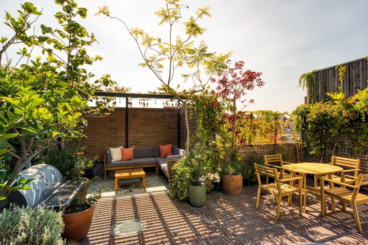 3BR Blend of Modern and Vintage W/Terrace gallery image 2