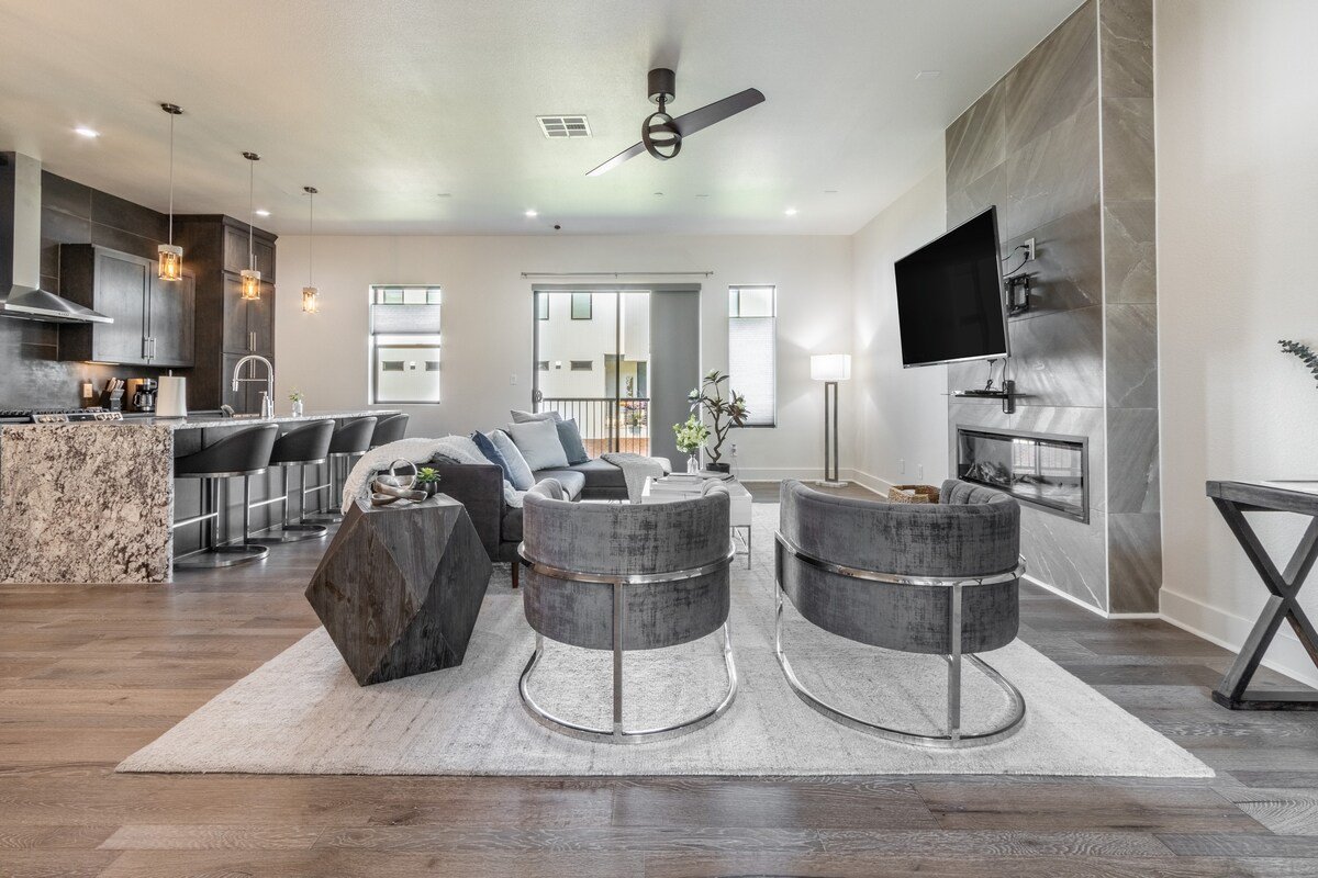 Luxury IN THE MIDDLE OF Bishop Arts! gallery image 4