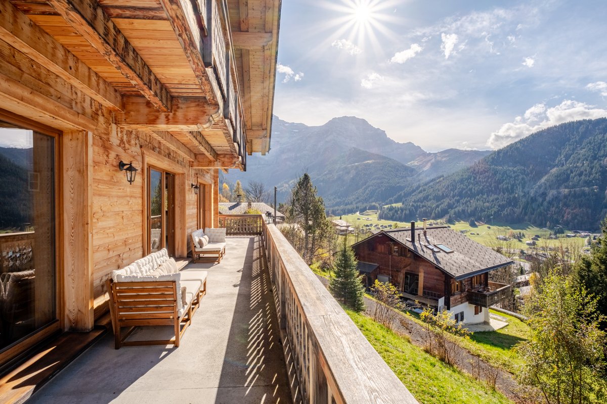 Modern 4BR Chalet | Glacier Views + Hiking