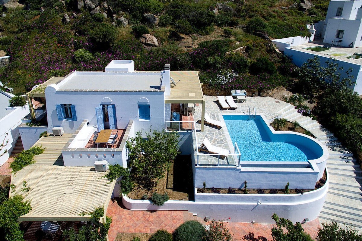 Villa Azure with Pool & Sea View – 3BR, 6 Guests gallery image 2