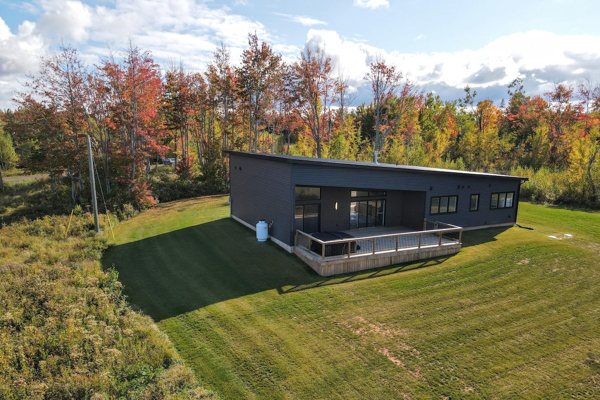 Eagles Point -Waterfront Retreat gallery image 3