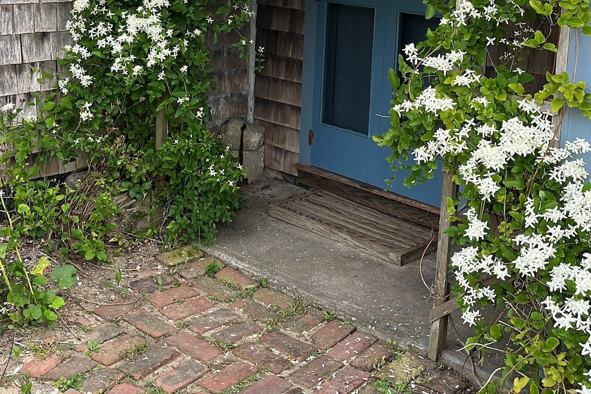 Vineyard Cottage at Spar Point Farm Block Island gallery image 5