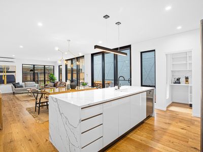 Sawtell Suites Five-luxury stay on first ave