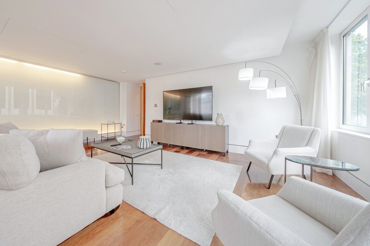 Harrods Platinum Pad gallery image 5