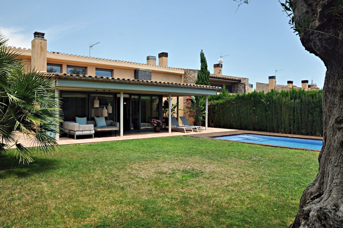 Villa Torrent (Costa Brava), con piscina privada gallery image 3