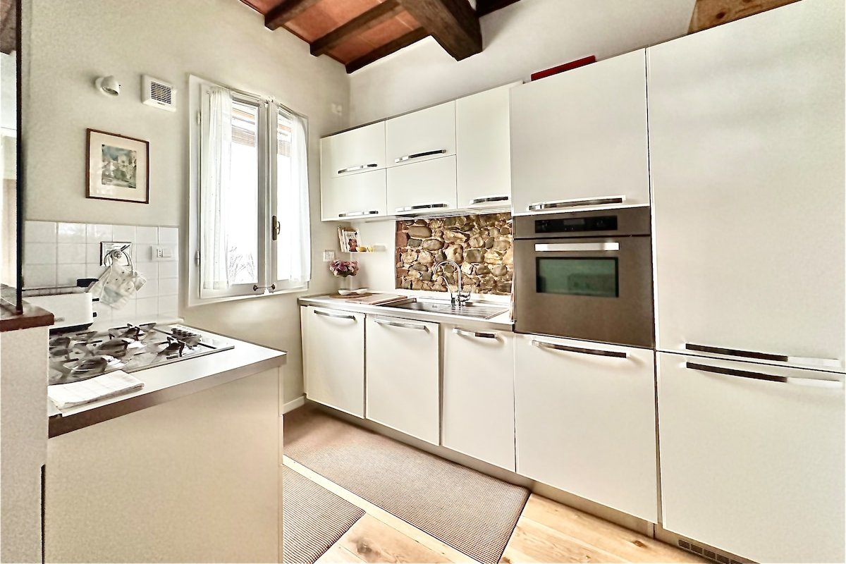 Inviting Retreat in the Heart of Florence Town gallery image 5