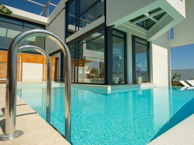 NRG Villa-Unique Architecture-5’on foot from beach