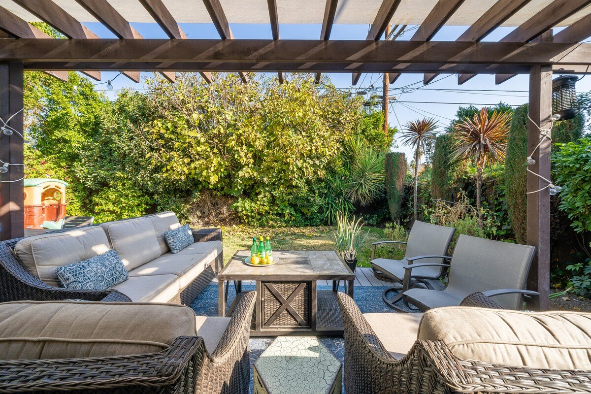 118 Sherman Oaks Family Home gallery image 5