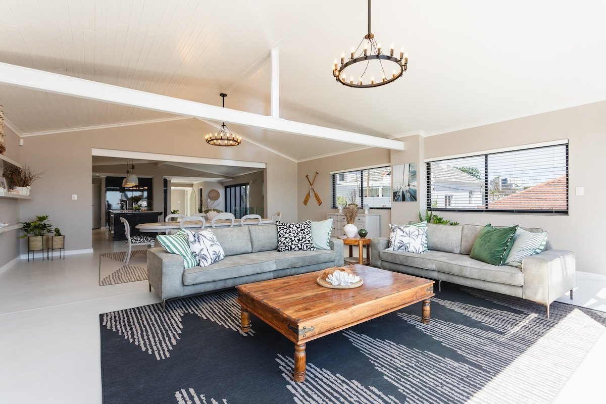 Ocean Vista Luxury Villa: 4-Bed | Pool & Views gallery image 5