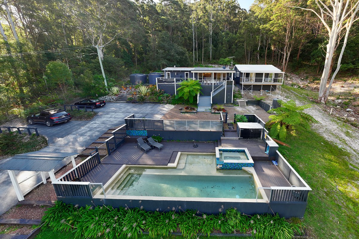 Bellavia Forest Retreat with Pool and Spa