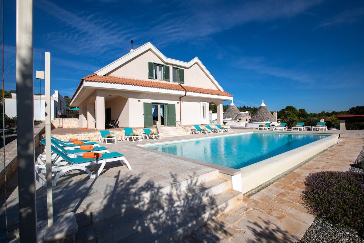 exclusive luxury villa monte pompilio gallery image 2