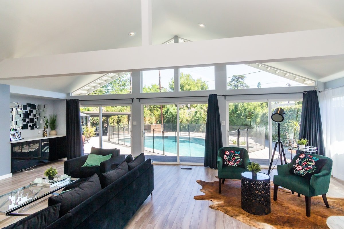 Luxury beautiful modern house in prime location gallery image 2