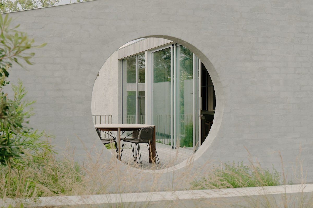 Topaz Beach House – Luxe Coastal Living with Pool gallery image 3