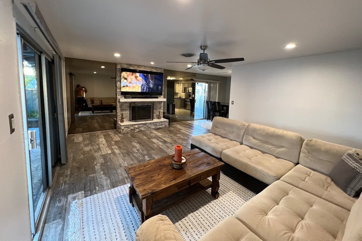 New! Oasis Home Las Vegas with pool & Jacuzzi gallery image 5