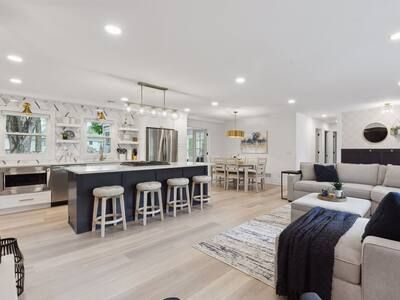 Luxury 1800sq.ft Home – Sleeps 8