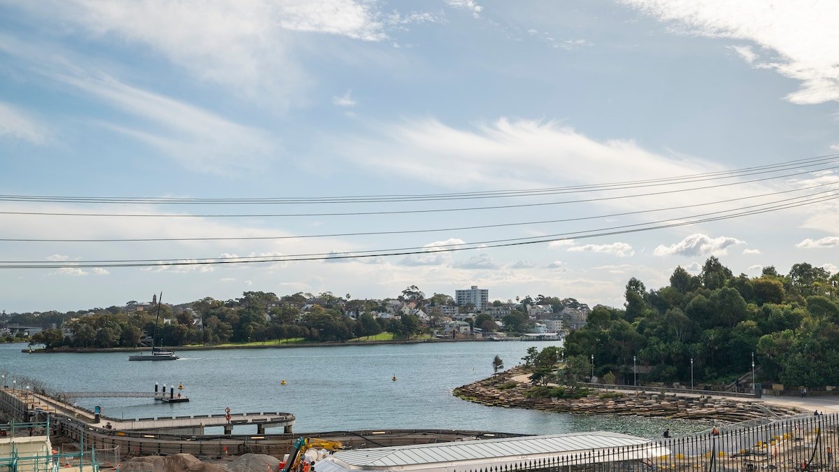 Water front – KING Bed 5 Room Rooftop Terrace #35 gallery image 3