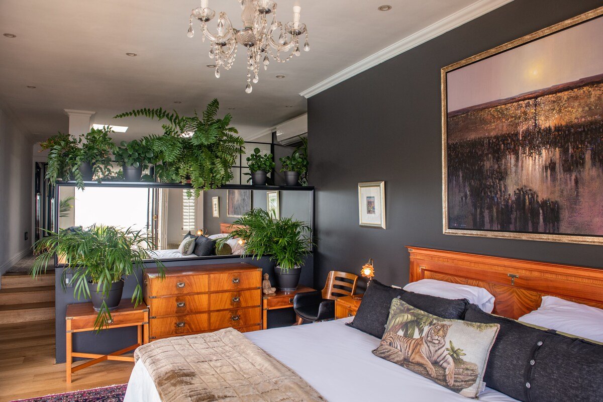 Villa – Exclusive Elegance • Privacy • Bantry Bay gallery image 3