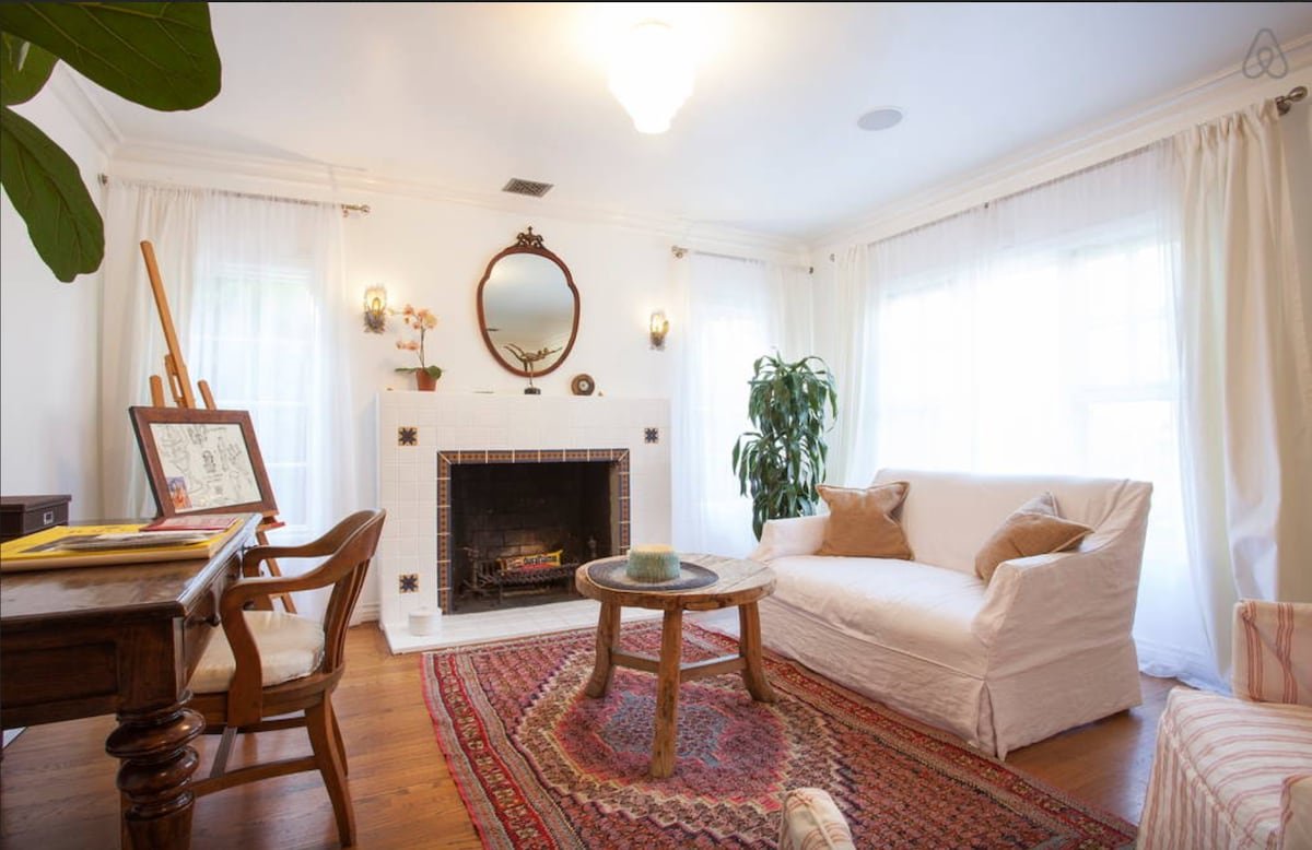 BEAUTIFUL RELAXING HOME WITH BIG POOL AND GARDEN gallery image 3