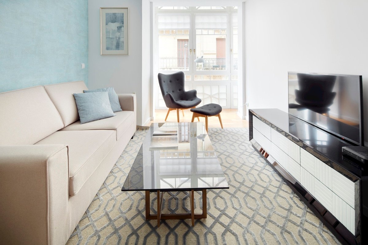 Prim Suite by FeelFree Rentals gallery image 2